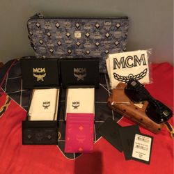 Lot Of Mcm Sign Pouch 2wallets &sunny