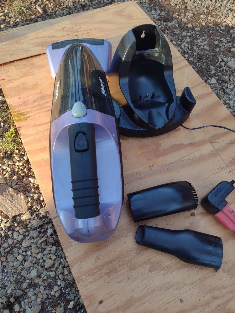 handheld vacuun exelent working