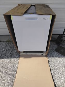 Nice White Dishwasher OEM Factory, Needs Water Filter Brand New In Box.