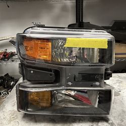 2020-2024 Chevy Silverado Right Headlight 