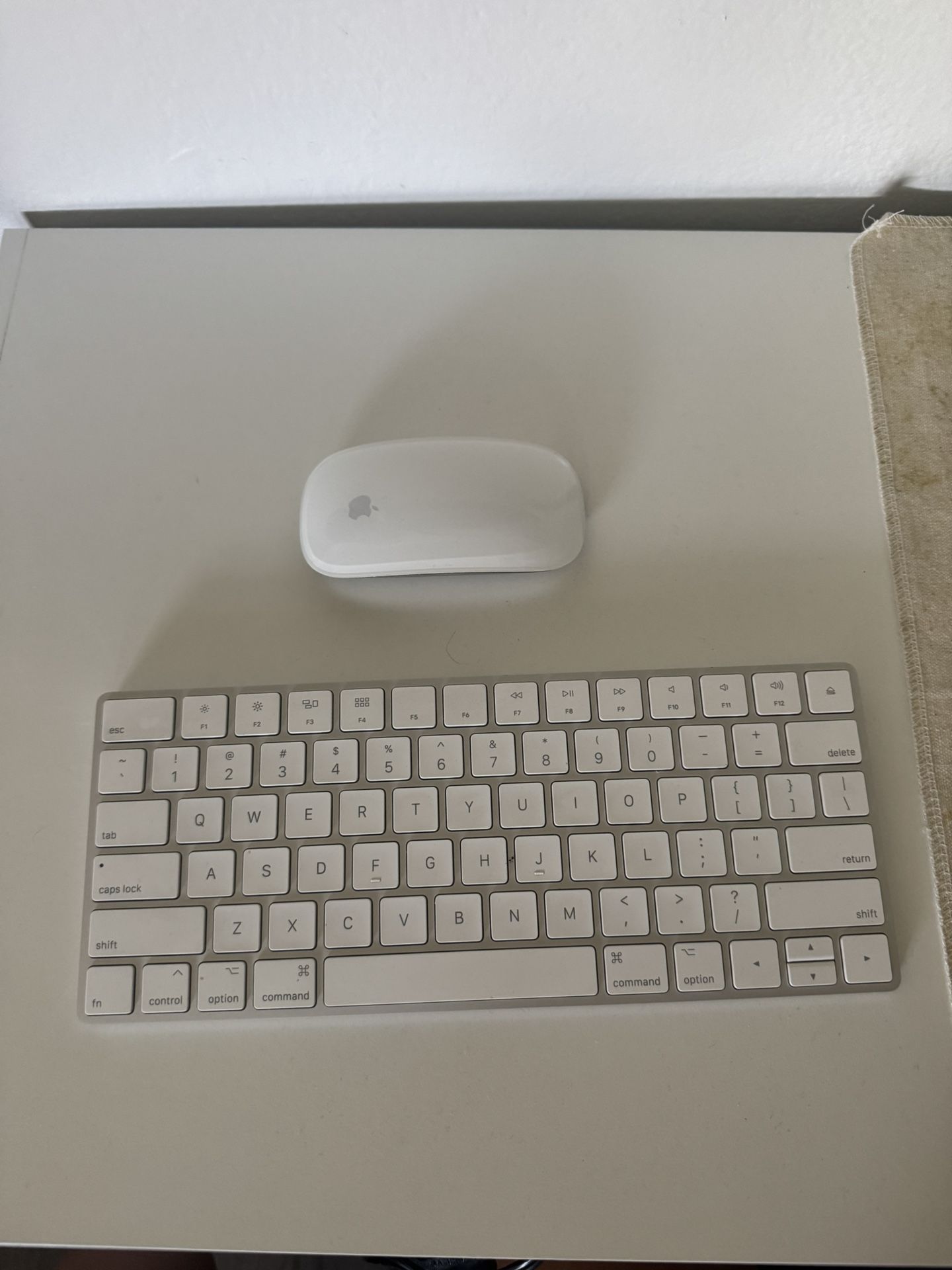 Wireless apple mouse & keyboard