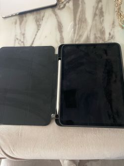 iPad Pro 11 inches (2018) Space Gray, COMES WITH IPAD PENCIL AND CASE