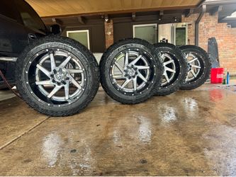 Wheels 22x12 on 35s