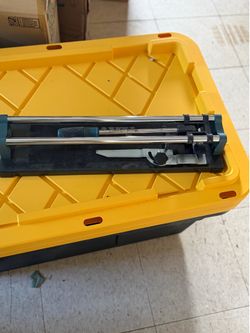 Tile cutter
