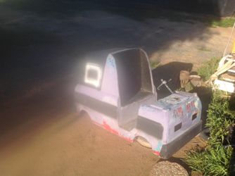A lil kids coin op truck