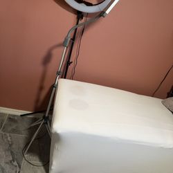 Chair/table For Esthetician And Light 