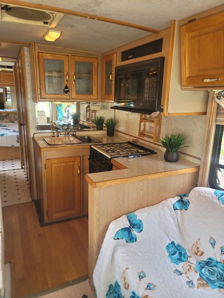 FORD REXHALL AÑO 1996