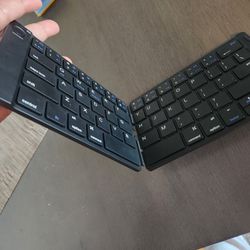 Foldable Keyboard, Compact (Bluetooth Connection)
