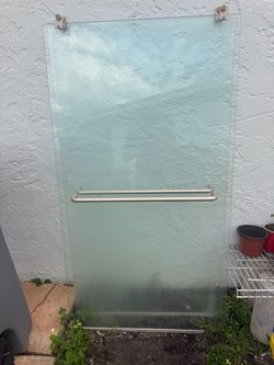 Shower door for 5 ft tub