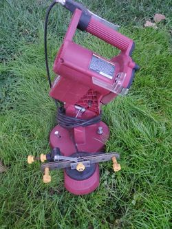 Chainsaw sharpener