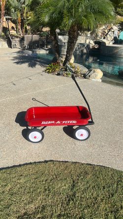 Radio Flyer Classic Red Wagon