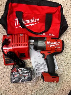 Milwaukee M18 FUEL 1/2" High Torque Impact Wrench Kit with 5.0Ah battery, charger and bag