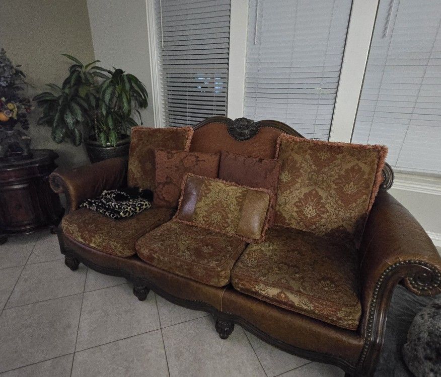 Sofa Set