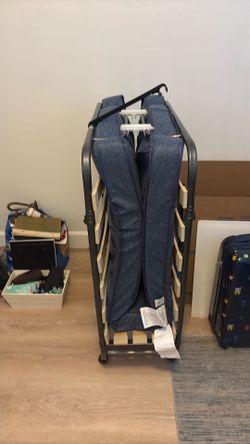 Rollaway bed