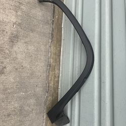 2022-2024 Rivian R1T R1S Front Left Wheel Arch Molding Trim