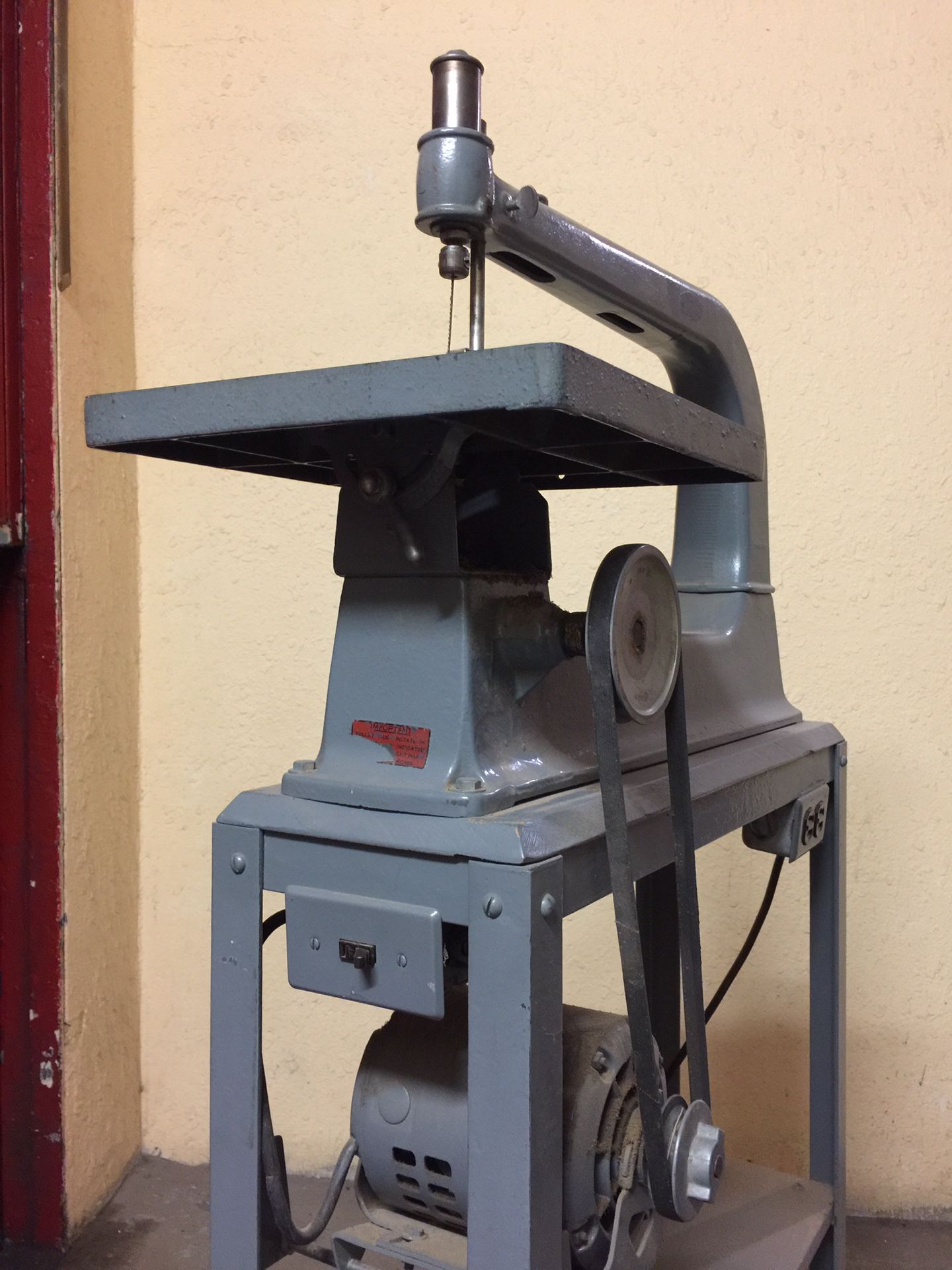 Sears vintage scroll saw. Woodworking tool. 103.0407