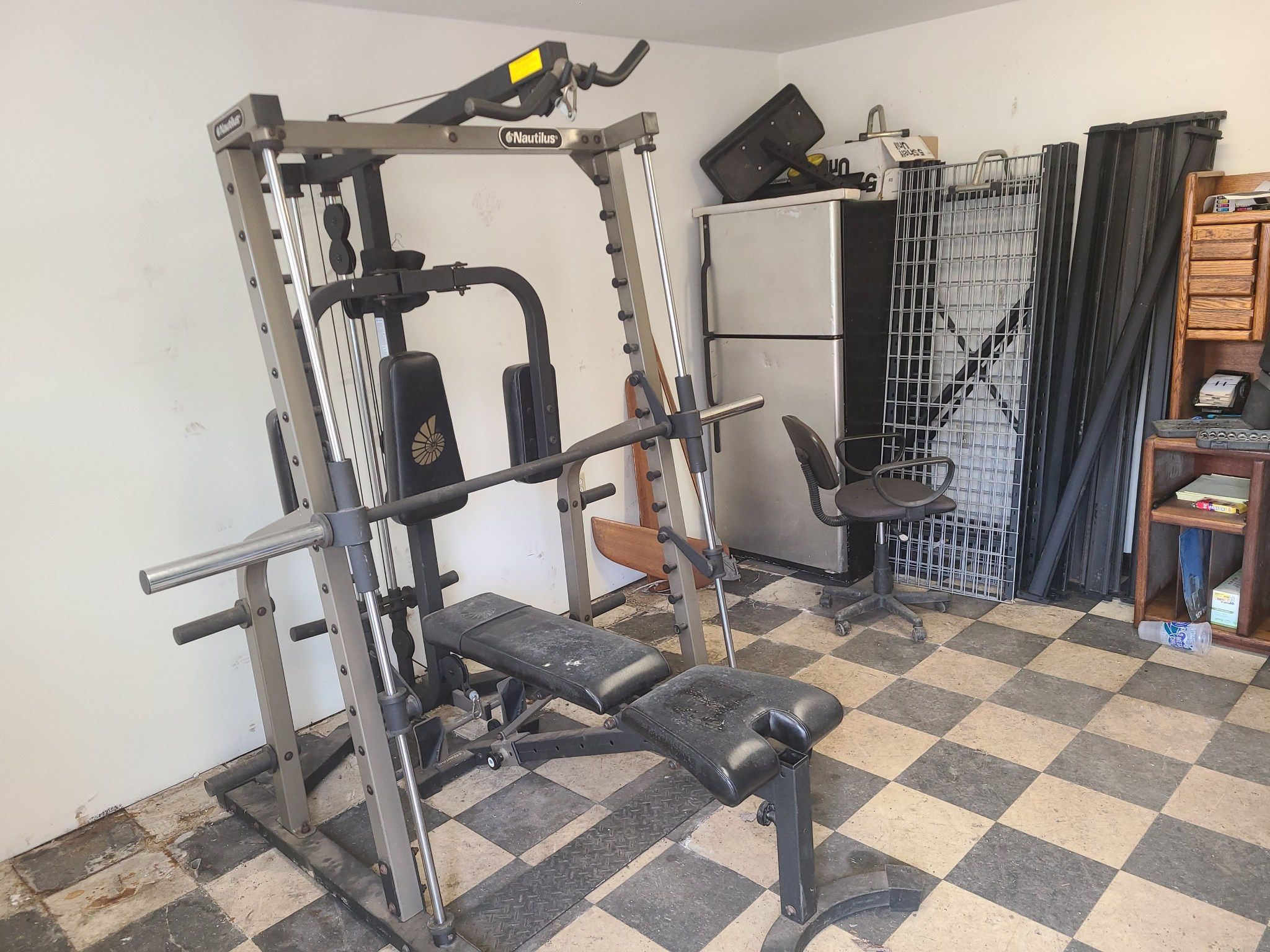 Smith machine with Pec Deck,Lat pull down, low row and adjustable bench