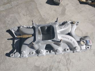 Edelbrock Victor Jr. Manifold for SBF