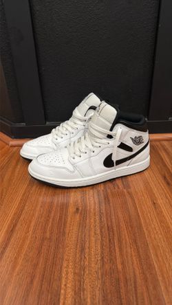 Jordan 1 Mids
