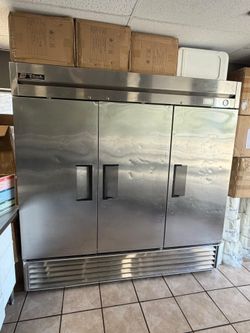Commercial refrigerator True