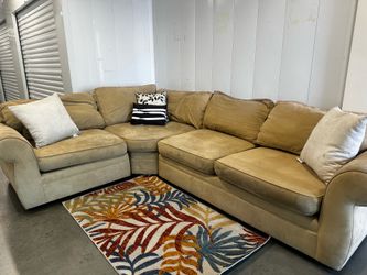 3PC BEIGE SECTIONAL COUCH W/ FREE DELIVERY