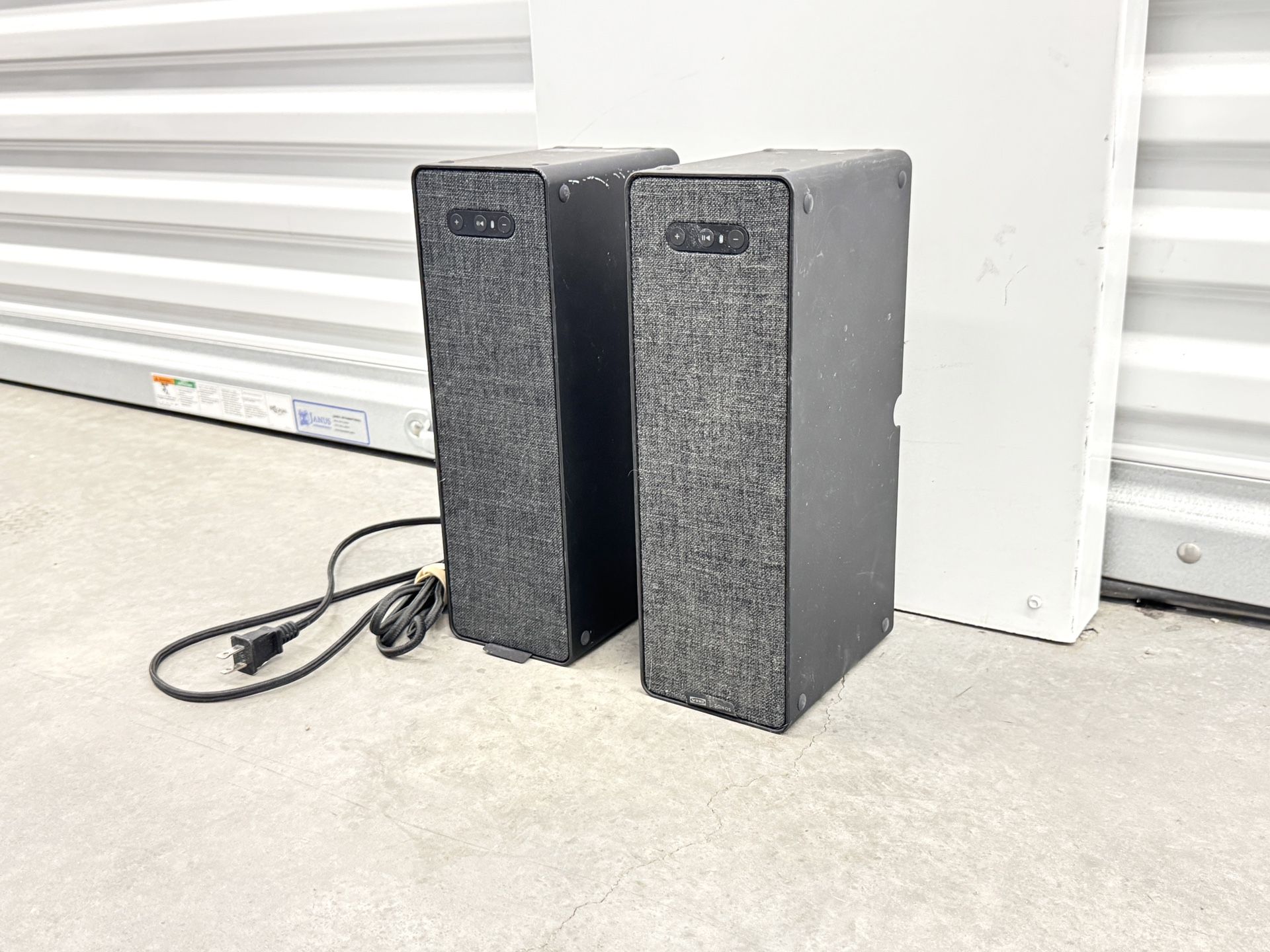 Sonos Symfonisk Wi-Fi Speakers (Gen 2, Pair, Black) – Solid Sound, Quick Pickup