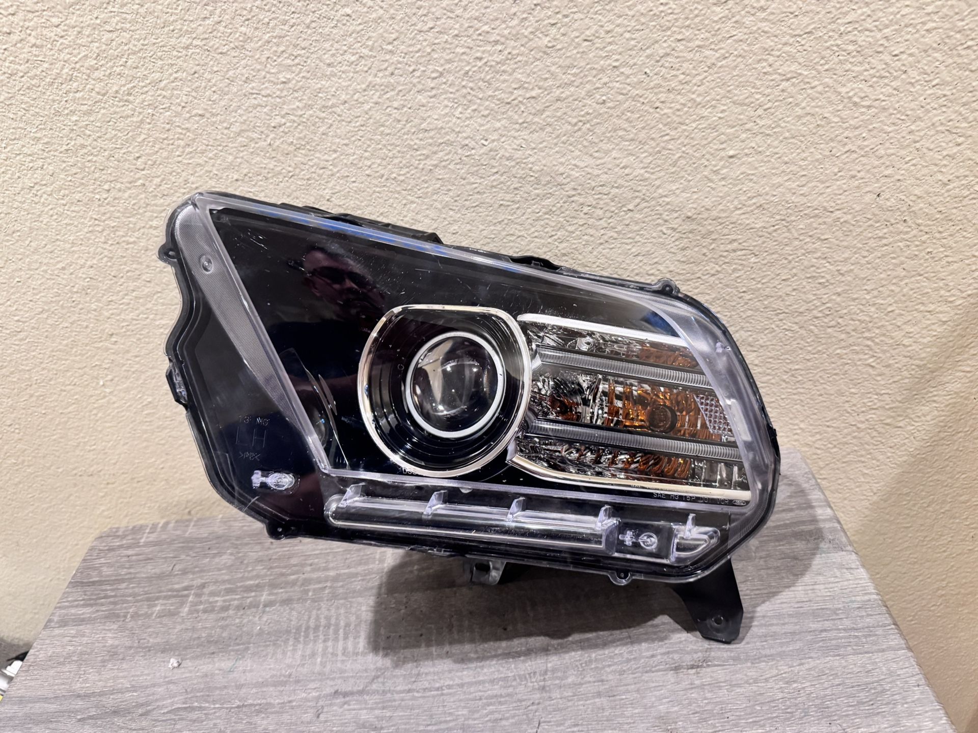 2013 To 2014 FORD MUSTANG LH HEADLIGHT HID