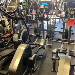 Life Fitness E3 High End Elliptical With ONLY 1 Hour Of Use