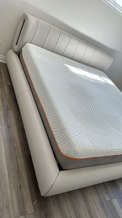 TOV Furniture King Size Bed