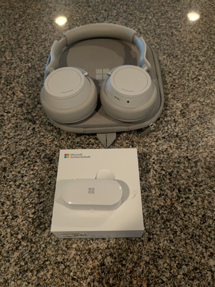 Head Phone Ear Phones