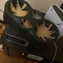 TT speaker panel with set of prides 