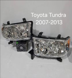 Toyota Tundra 2007-2013 Headlights