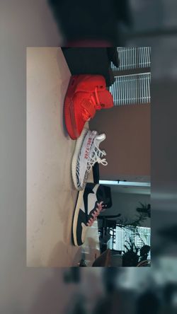 Yeezys & cactus jack Jordan 1