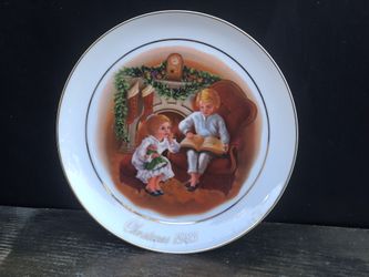 Avon Christmas 1983 Porcelain Vintage Plate