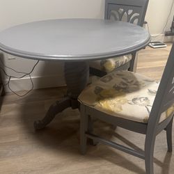 Round Wooden table With 4 Chairs 