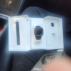 VERSA 4 FITBIT SMARTWATCH