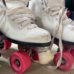 ROLLER SKATES SIZE 9