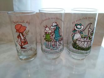 HOLLY HOBBY GLASSES. (Vintage)