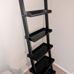 Wall leaning shelf