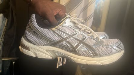 Not free ASICS 11.5 $$ air max Sz 8 , true religion 34 and rta $
