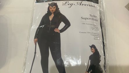 Sultry supervillain Queen size