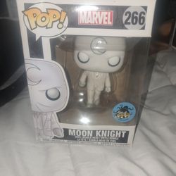 Pop Marvel Moon Knight 266 L4 Comic Con Exclusive Moon Knight 