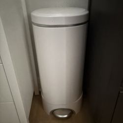 Dipers Baby Trash Can 