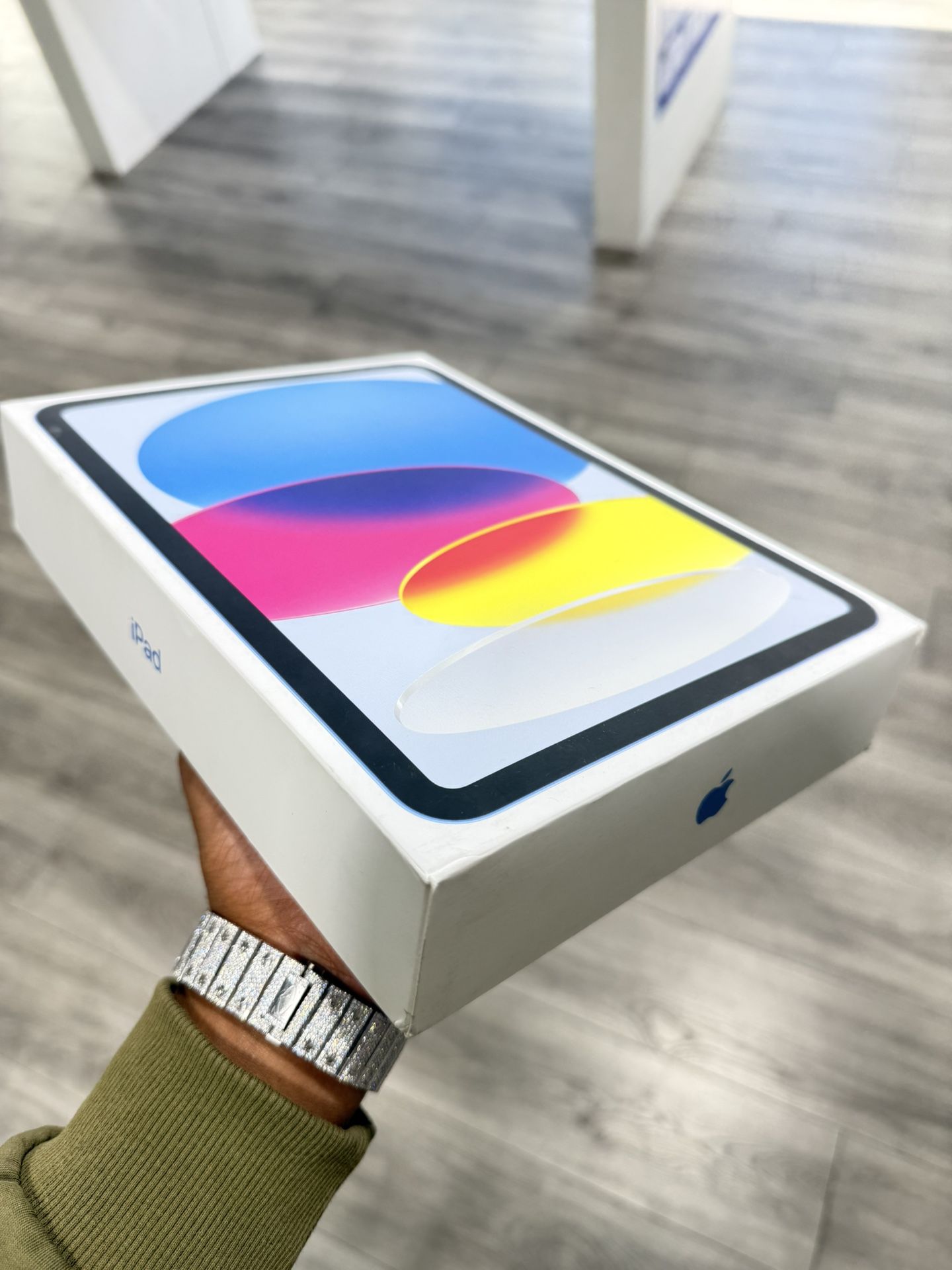 BRAND NEW iPad 10th Gen Only $60 Down! iPhone