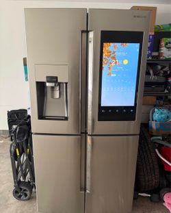 Samsung 4-Door Refrigerator with Family Hub - Stainless Steel
