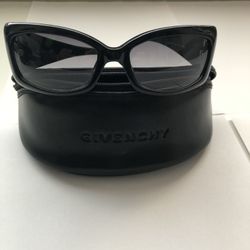 Givenchy Sunglasses Like New For Women’s Made In Italy 