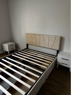 Queen Size Bed in Perfect Condition