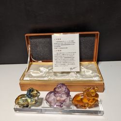 Set of 3 Crystal Glass Zodiac Figures in Display Box - San-yang-kai-tai Design