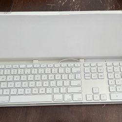 Apple Wired Keyboard