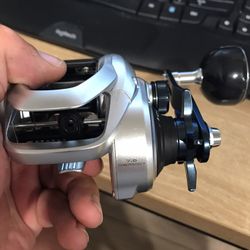Shimano Tranx 401 Fishing Reel for Sale in Tacoma, WA - OfferUp